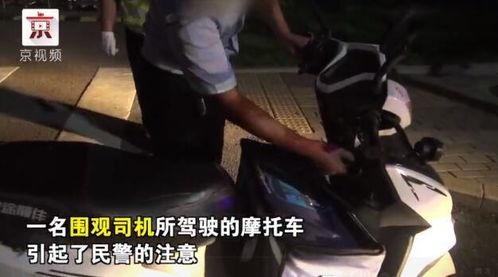 吃瓜群众挂旗子视频在线观看,一场别开生面的网络狂欢