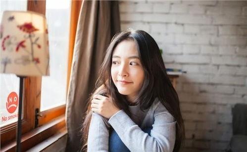 郑大校花吃瓜事件跪地视频,校园事件背后的真相与反思